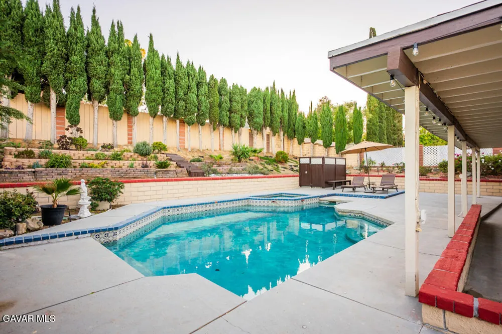 23132 Posada Drive Santa Clarita, CA 91354