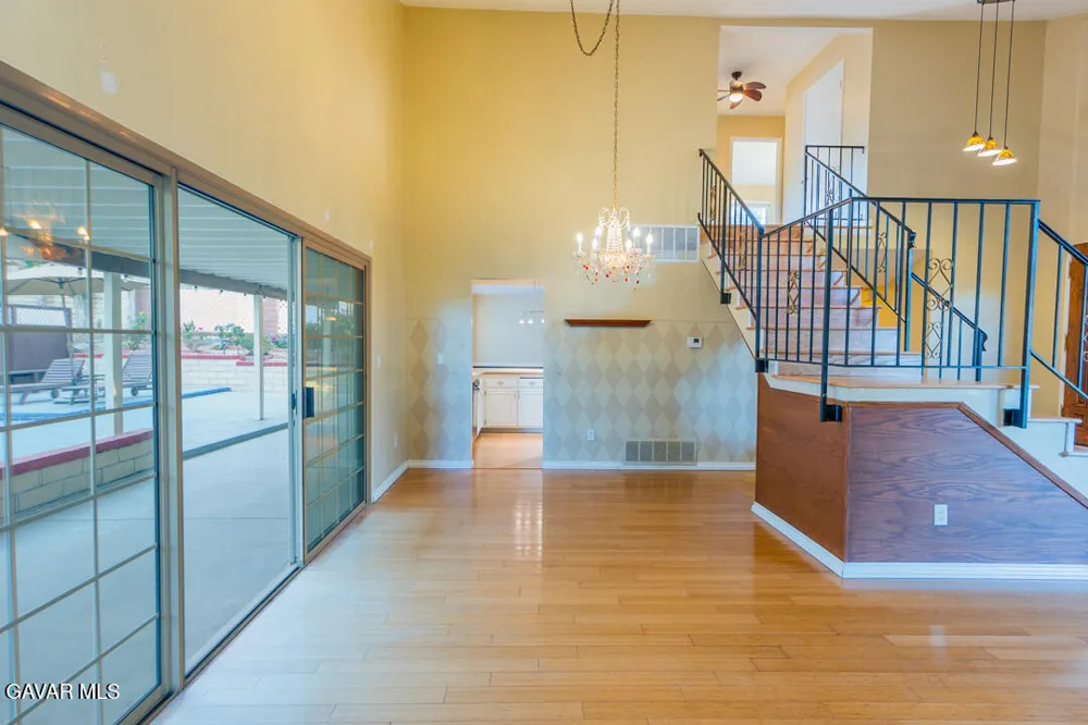 23132 Posada Drive Santa Clarita, CA 91354