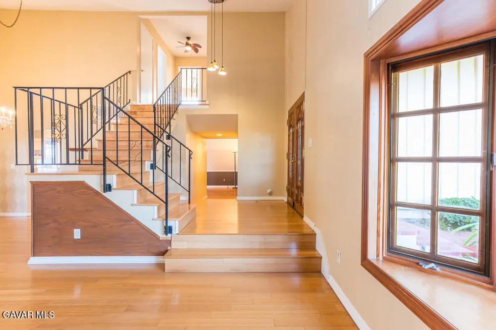 23132 Posada Drive Santa Clarita, CA 91354