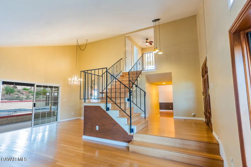 23132 Posada Drive Santa Clarita, CA 91354
