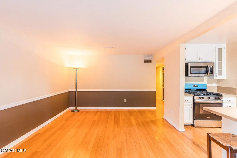 23132 Posada Drive Santa Clarita, CA 91354