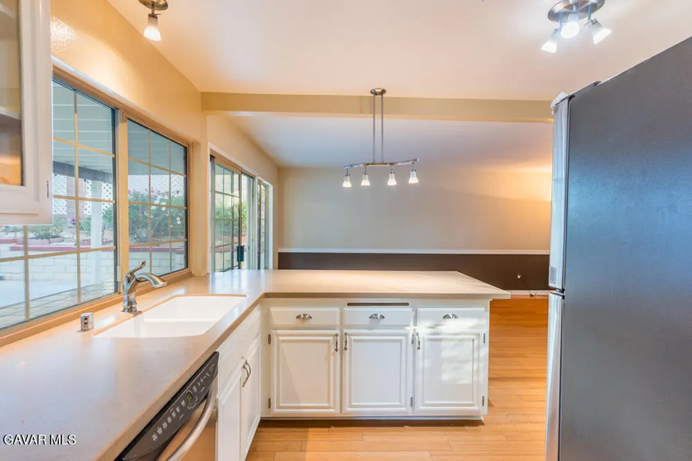23132 Posada Drive Santa Clarita, CA 91354