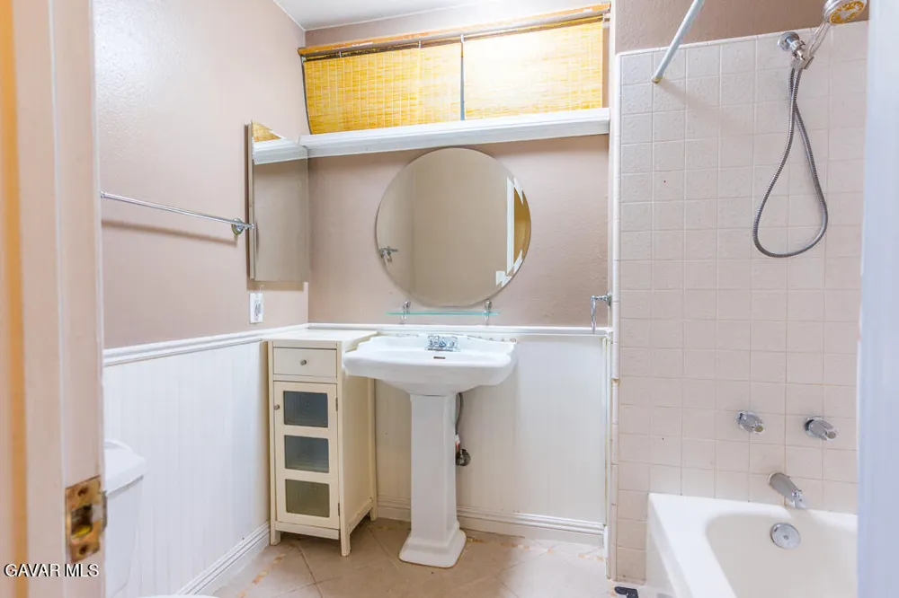 23132 Posada Drive Santa Clarita, CA 91354