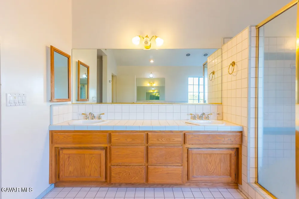 23132 Posada Drive Santa Clarita, CA 91354