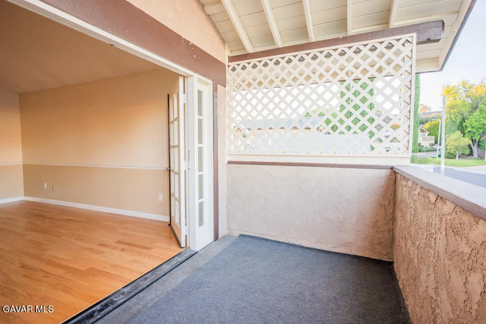 23132 Posada Drive Santa Clarita, CA 91354
