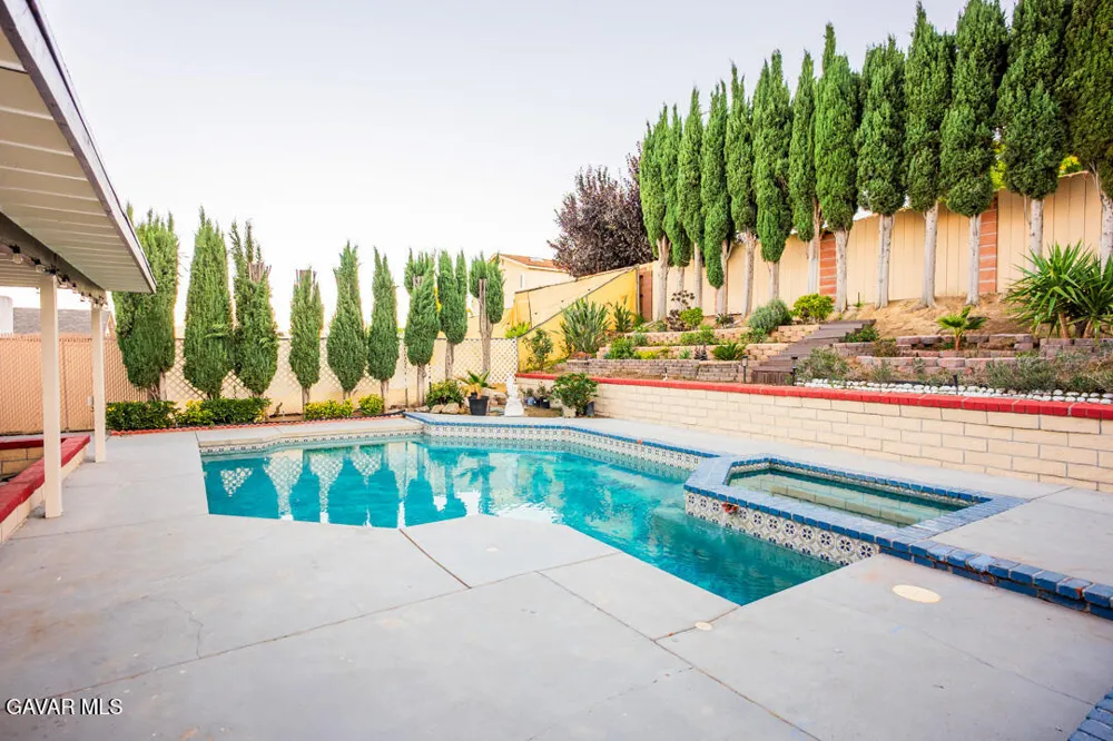 23132 Posada Drive Santa Clarita, CA 91354