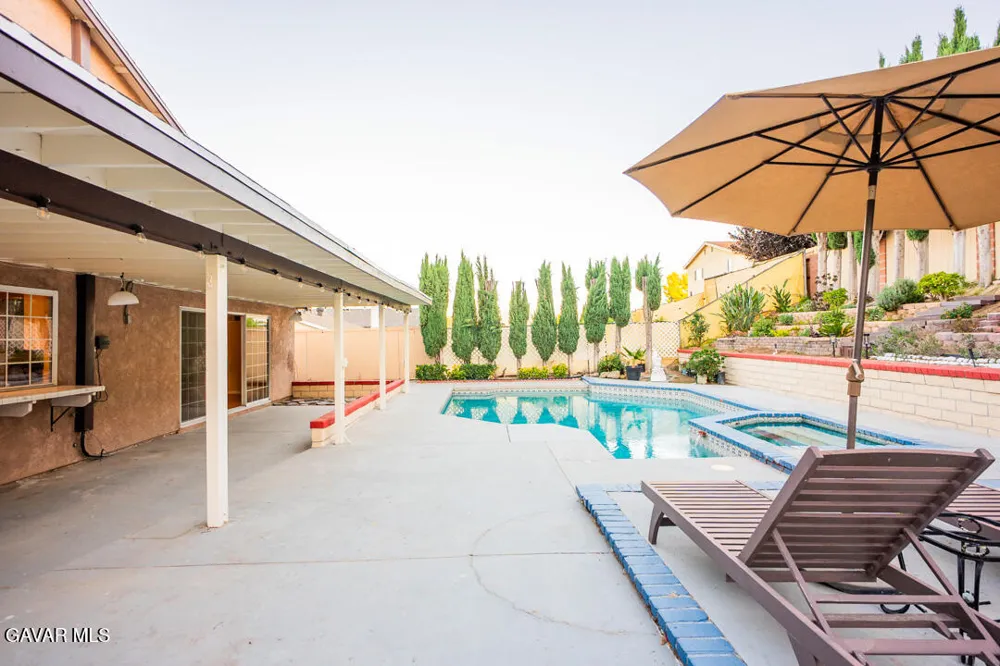 23132 Posada Drive Santa Clarita, CA 91354