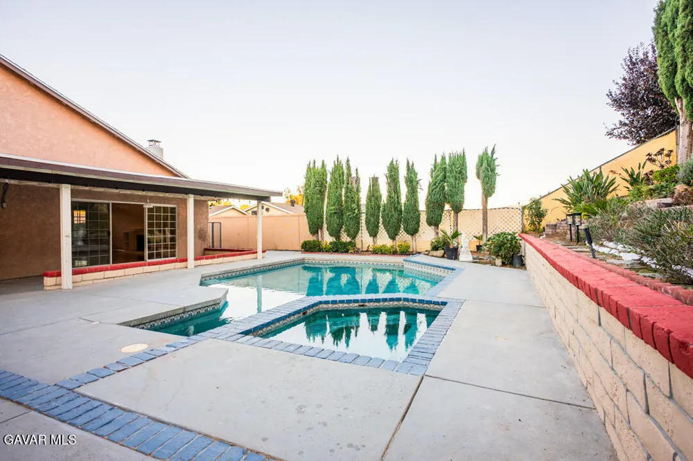 23132 Posada Drive Santa Clarita, CA 91354