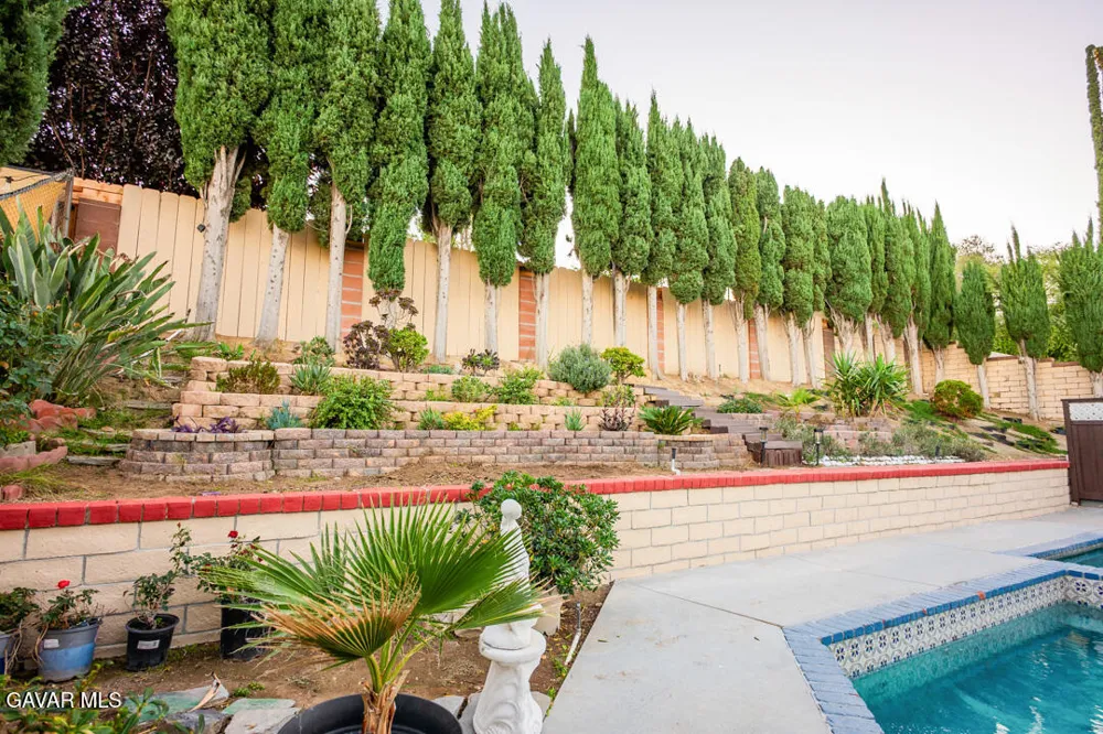 23132 Posada Drive Santa Clarita, CA 91354