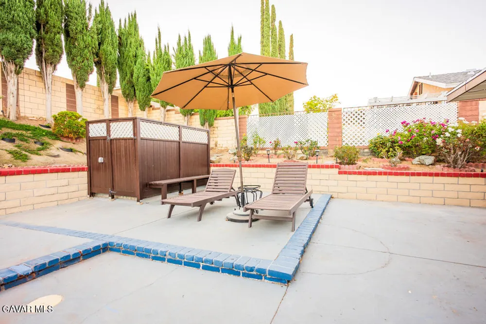 23132 Posada Drive Santa Clarita, CA 91354