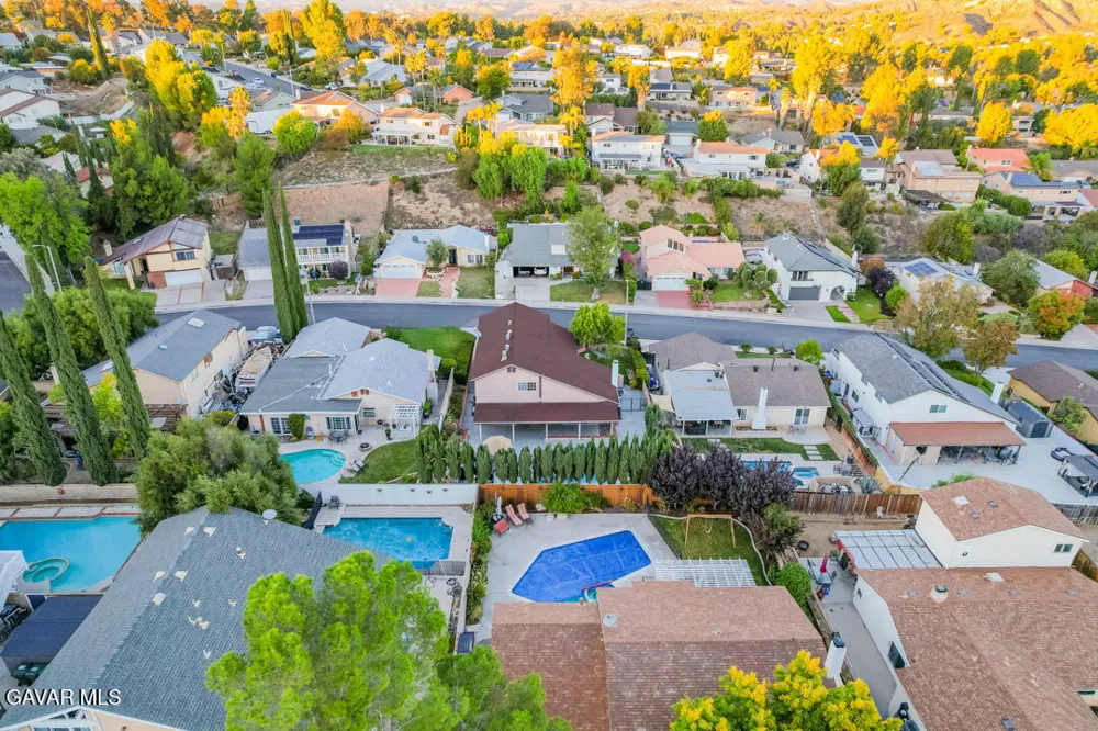 23132 Posada Drive Santa Clarita, CA 91354
