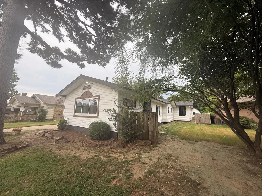 1910 E 9th Street Okmulgee, OK 74447