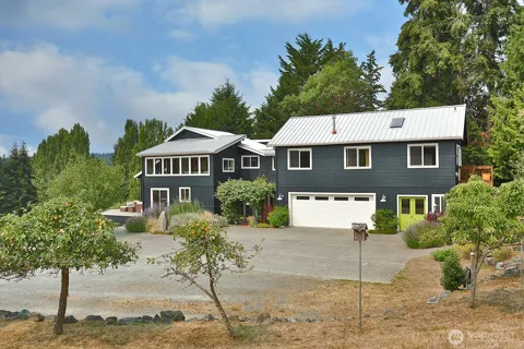 5537 Bayview Road