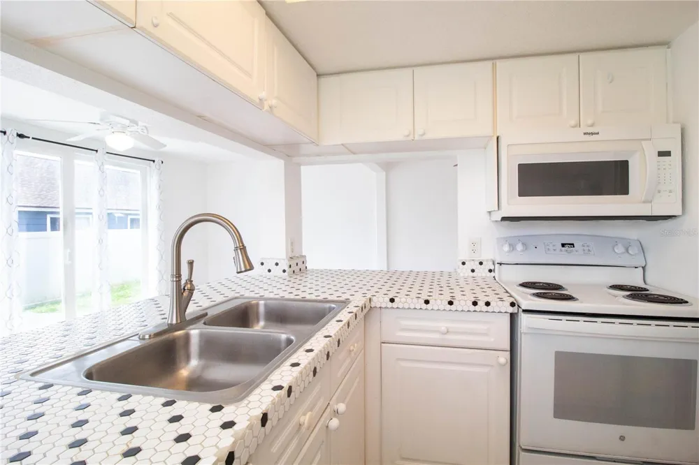 275 MANGO DRIVE #A Davenport, FL 33897