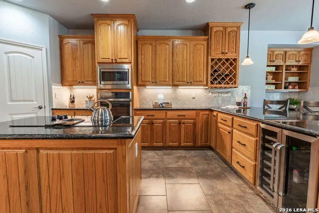128 CHUCKWAGON DR La Vernia, TX 78121