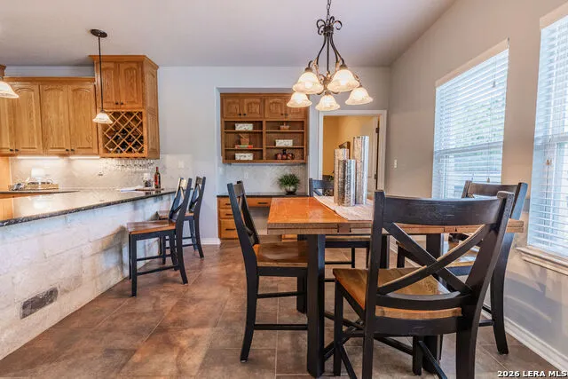 128 CHUCKWAGON DR La Vernia, TX 78121