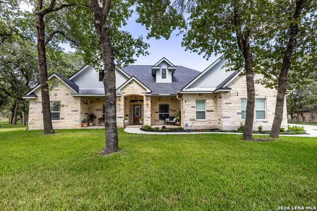 128 CHUCKWAGON DR La Vernia, TX 78121
