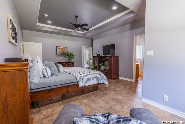 128 CHUCKWAGON DR La Vernia, TX 78121