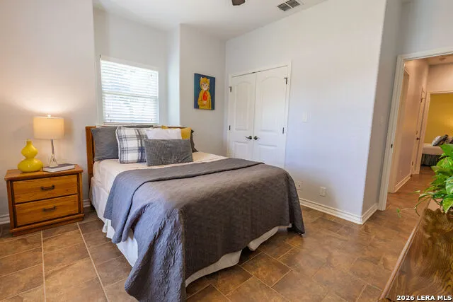 128 CHUCKWAGON DR La Vernia, TX 78121