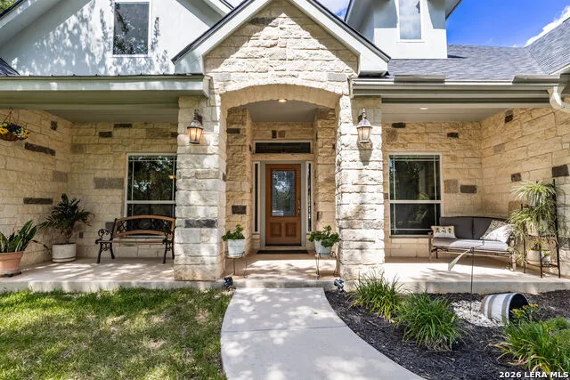 128 CHUCKWAGON DR La Vernia, TX 78121