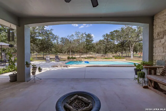 128 CHUCKWAGON DR La Vernia, TX 78121