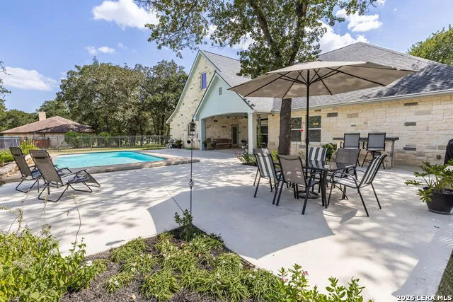 128 CHUCKWAGON DR La Vernia, TX 78121