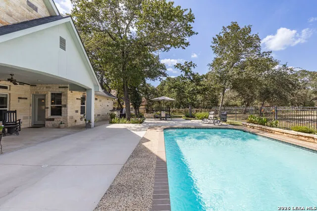 128 CHUCKWAGON DR La Vernia, TX 78121