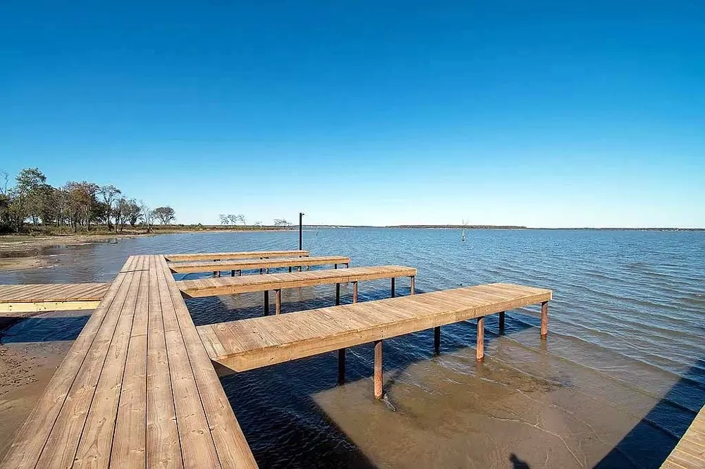 8423 Southern Shore Court Kemp, TX 75143