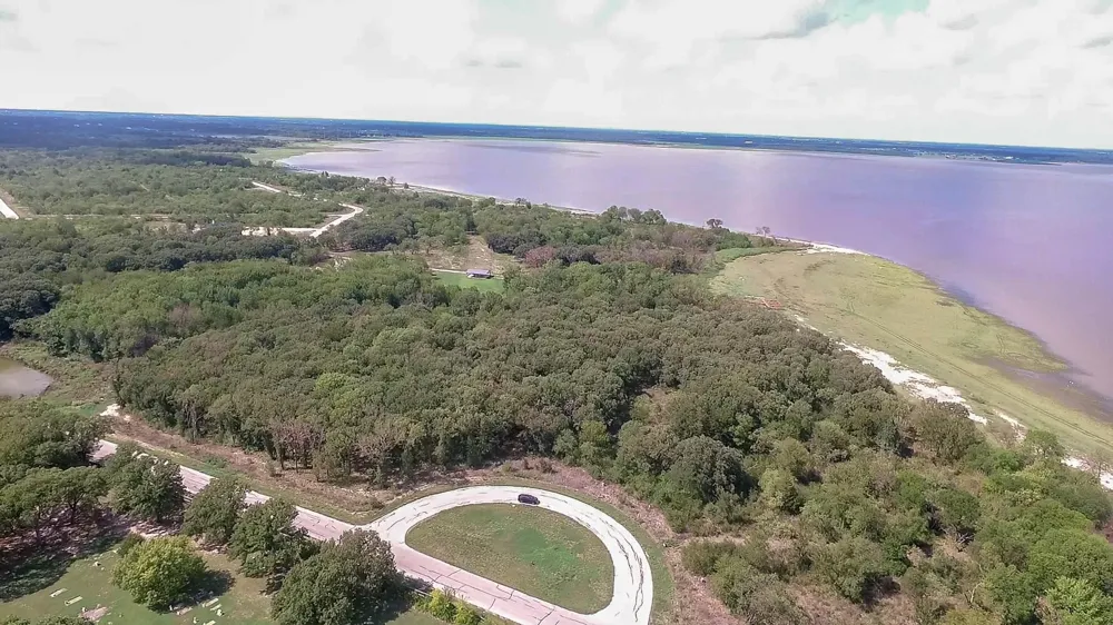 8423 Southern Shore Court Kemp, TX 75143