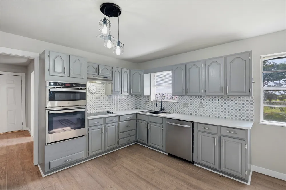 16082 US Highway 377 Whitesboro, TX 76273