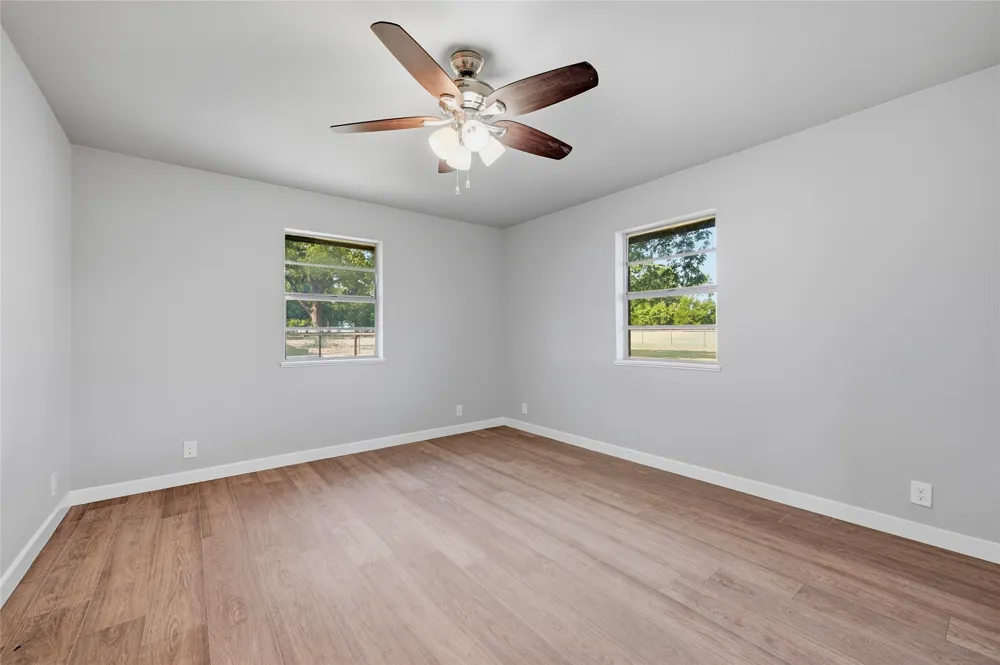 16082 US Highway 377 Whitesboro, TX 76273