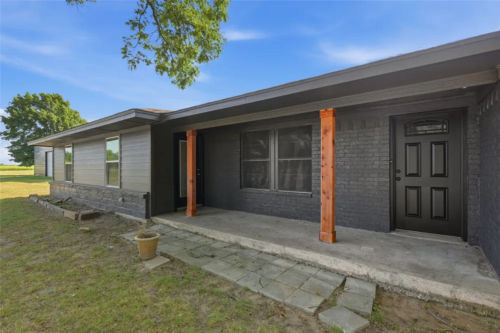 16082 US Highway 377 Whitesboro, TX 76273