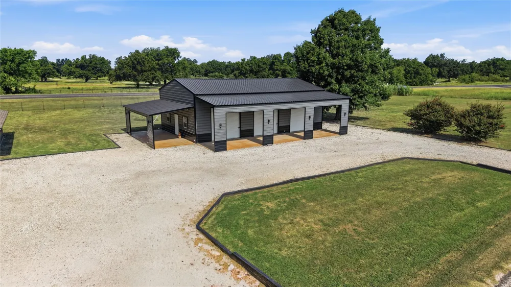 16082 US Highway 377 Whitesboro, TX 76273