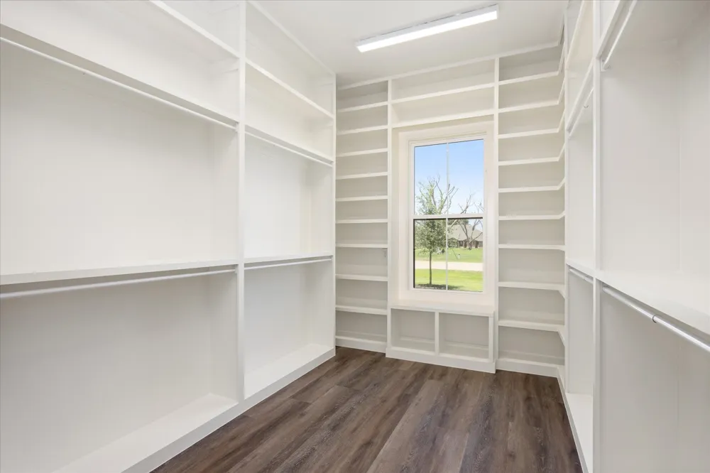 2180 Middlewood Circle Granbury, TX 76049