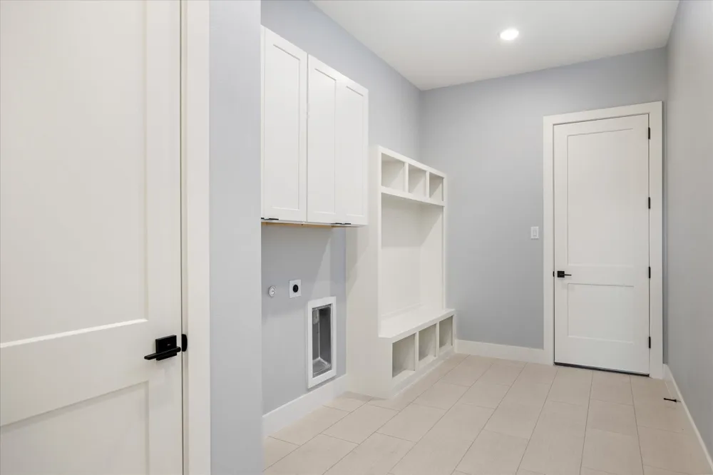 2180 Middlewood Circle Granbury, TX 76049