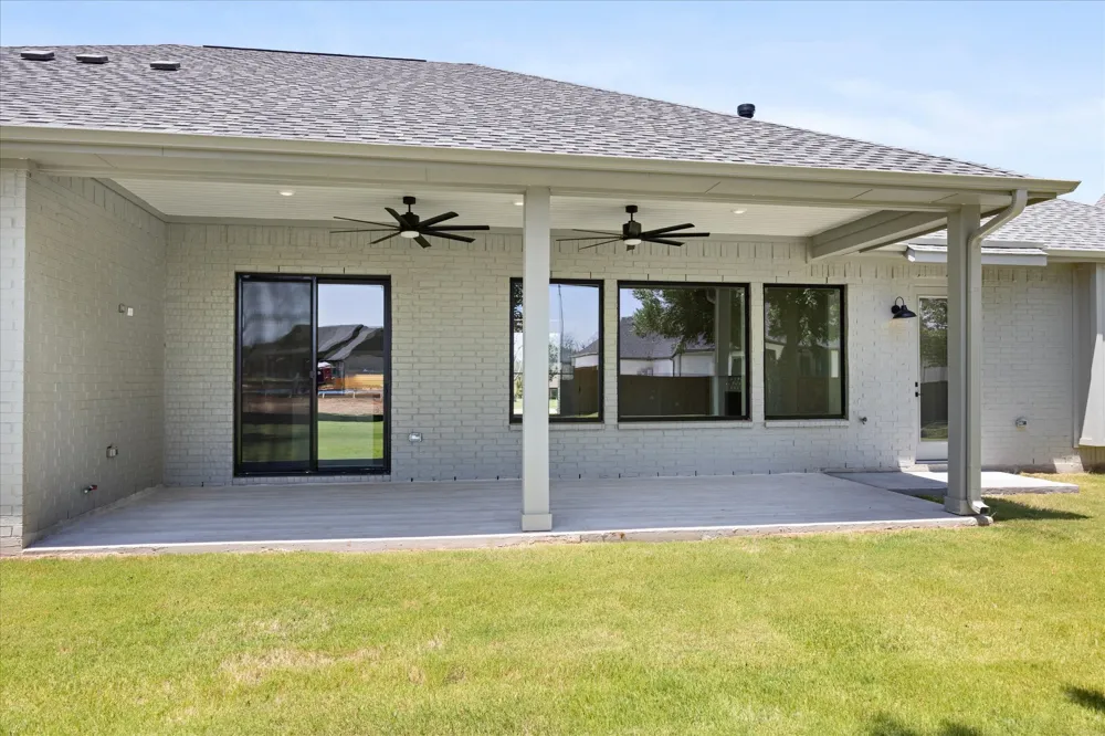 2180 Middlewood Circle Granbury, TX 76049