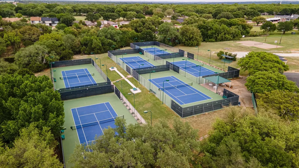 2180 Middlewood Circle Granbury, TX 76049
