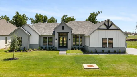 2180 Middlewood Circle