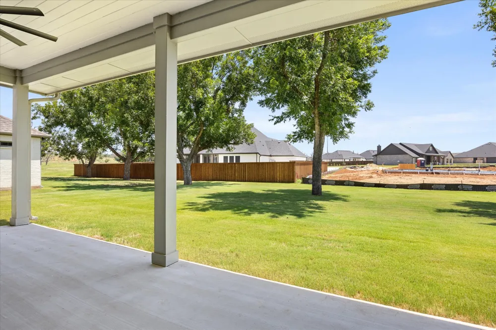 2180 Middlewood Circle Granbury, TX 76049