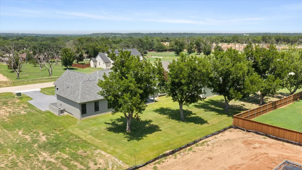 2180 Middlewood Circle Granbury, TX 76049