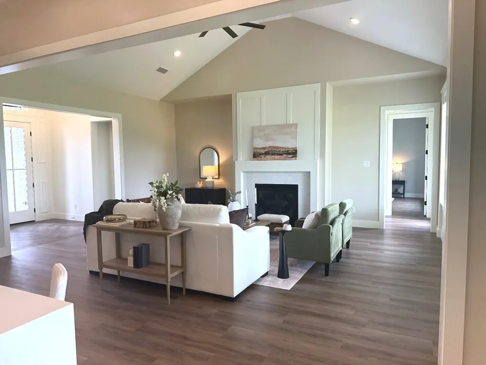 2180 Middlewood Circle Granbury, TX 76049