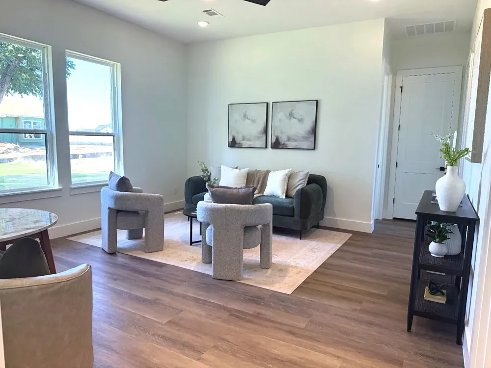 2180 Middlewood Circle Granbury, TX 76049