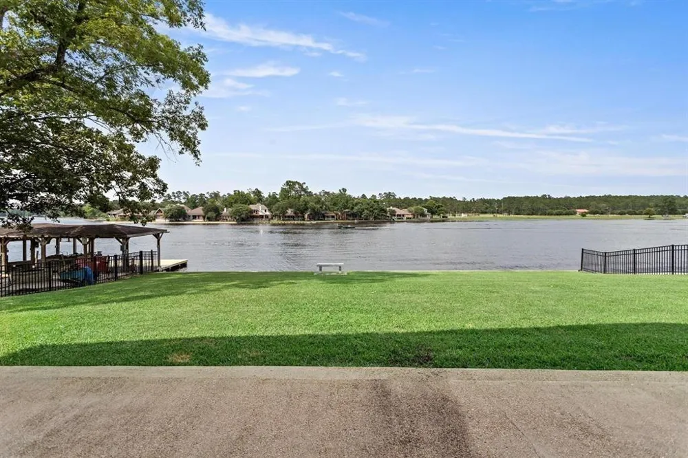 W Wildwood Drive Village Mills, TX 77663