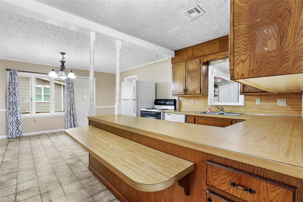 901 SE 1st Pryor, OK 74361