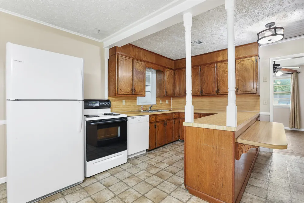 901 SE 1st Pryor, OK 74361