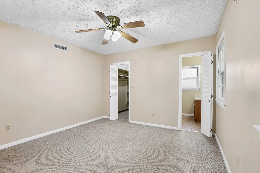 901 SE 1st Pryor, OK 74361