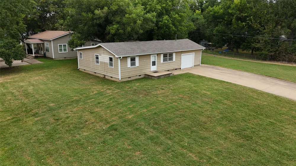 901 SE 1st Pryor, OK 74361