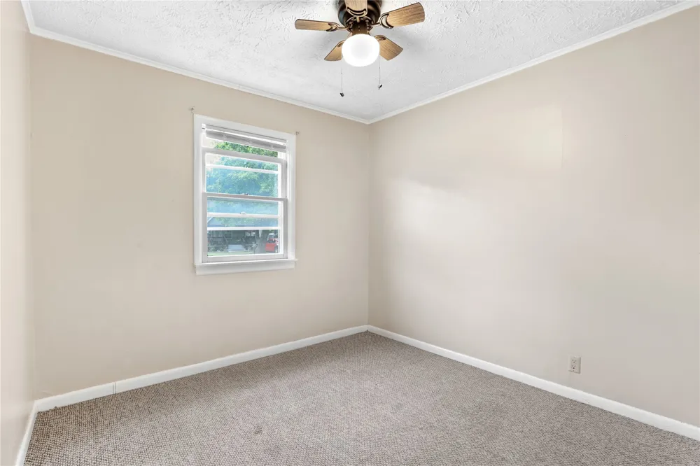 901 SE 1st Pryor, OK 74361