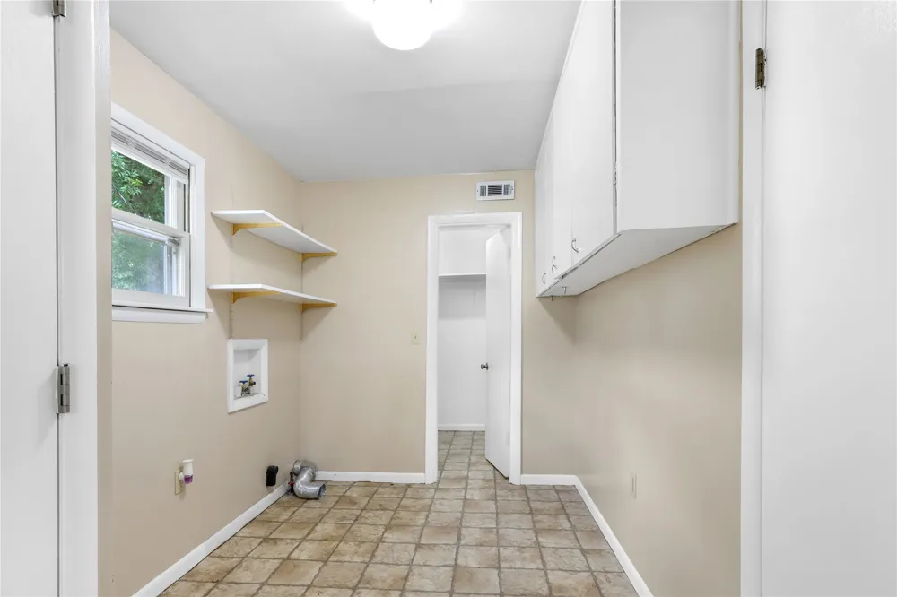 901 SE 1st Pryor, OK 74361