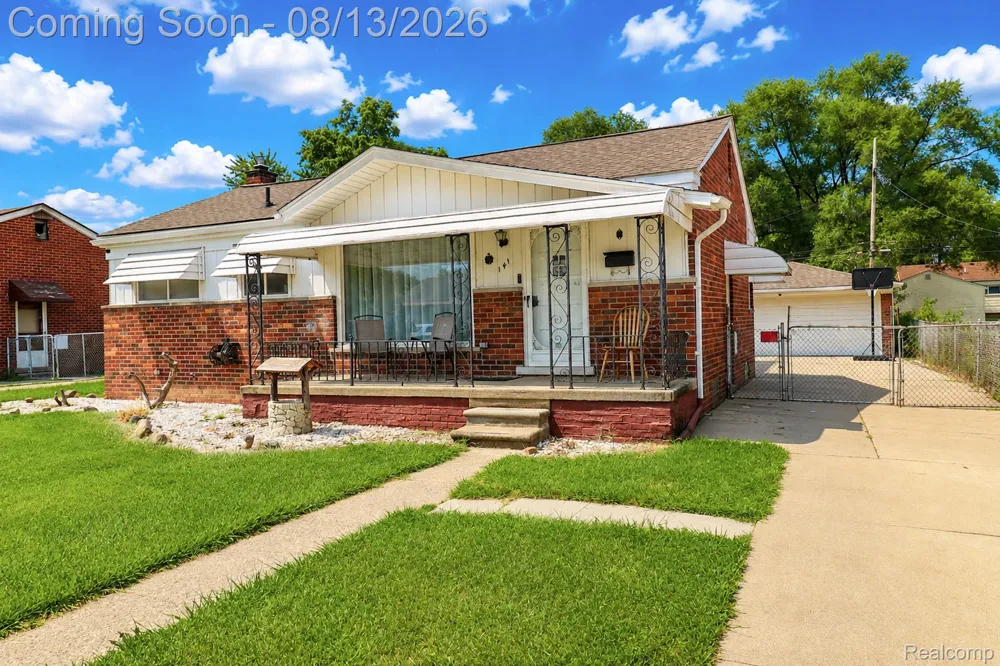 141 Lathers Street Garden City City, MI 48135